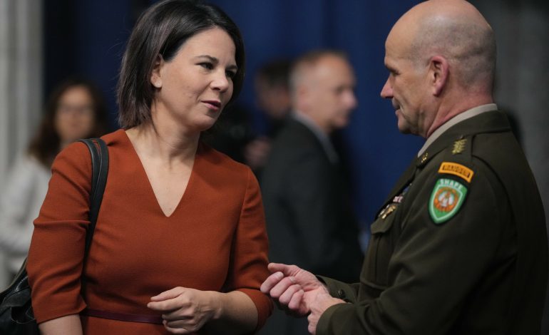 treffen der nato außenminister in bukarest