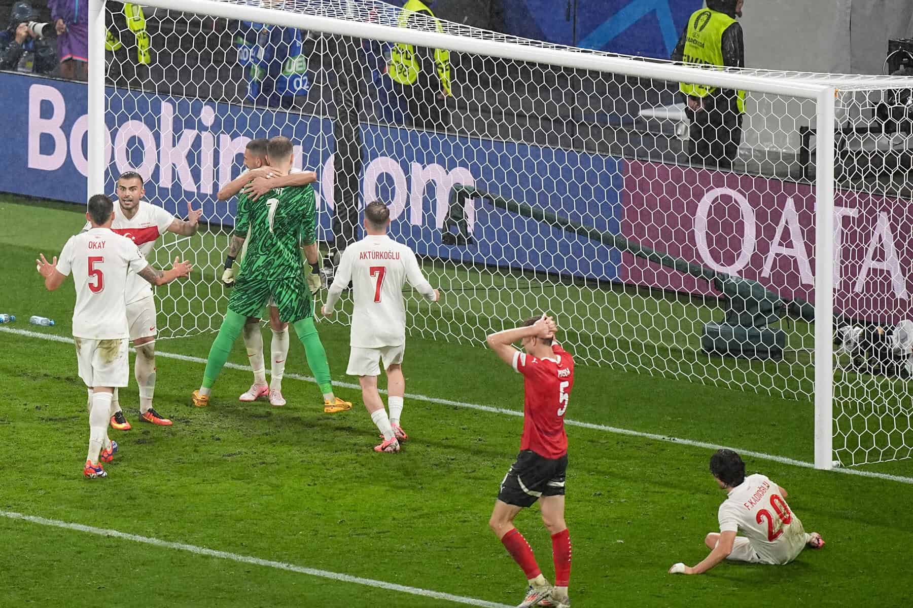Mega-Parade und Rekord-Tor: Türkei schlägt auch Österreich und steht im Viertelfinale