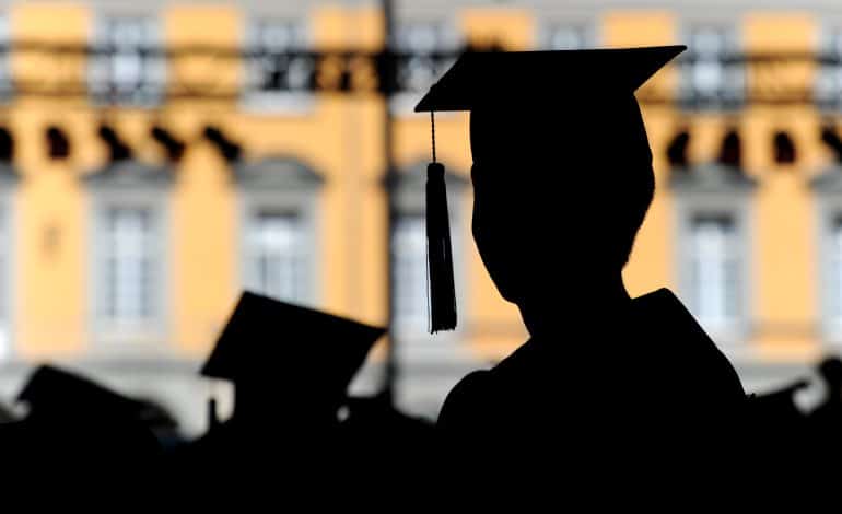 ein skandal um gefälschte diplome erschüttert die türkei