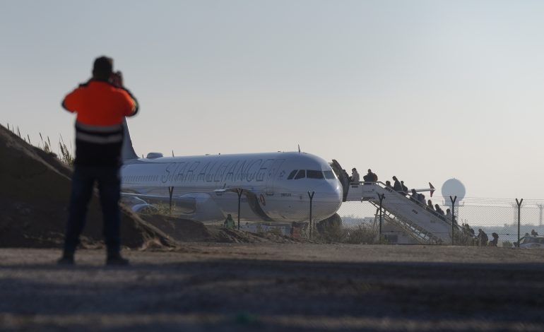 notlandung in barcelona aus sorge vor bombe