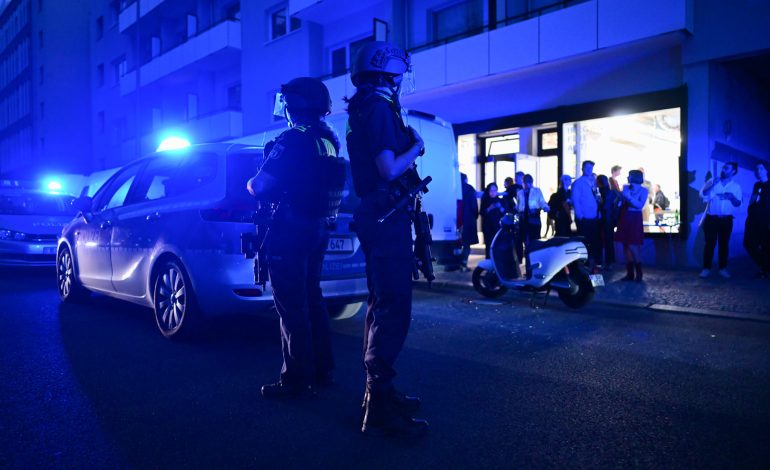nächtlicher polizeieinsatz nach schüssen in berlin