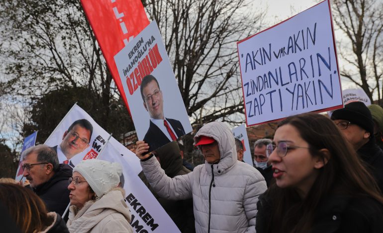 Erdoğan-Rivale İmamoğlu vor Gericht: Was das für die Türkei bedeutet