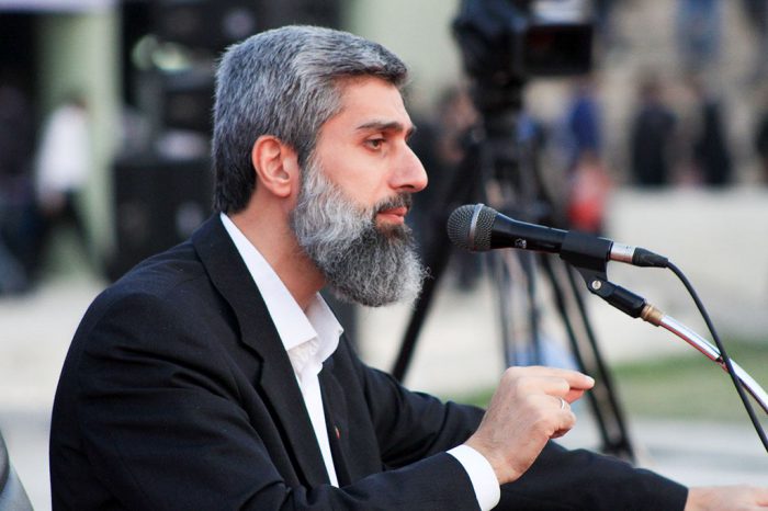Alparslan Kuytul kritisiert „Mekka-Pakt“: „Wenn ihr Männer seid, dann …“